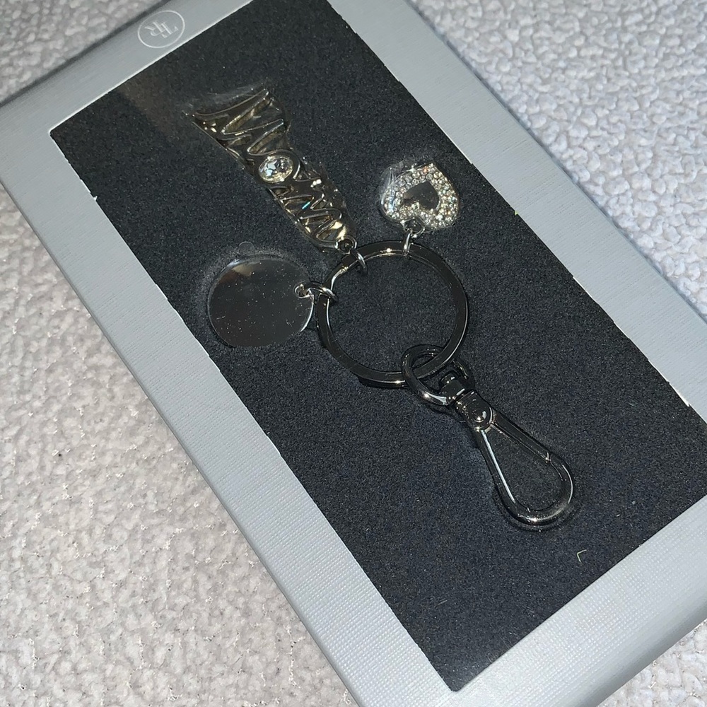 TR Mom heart engravable keychain